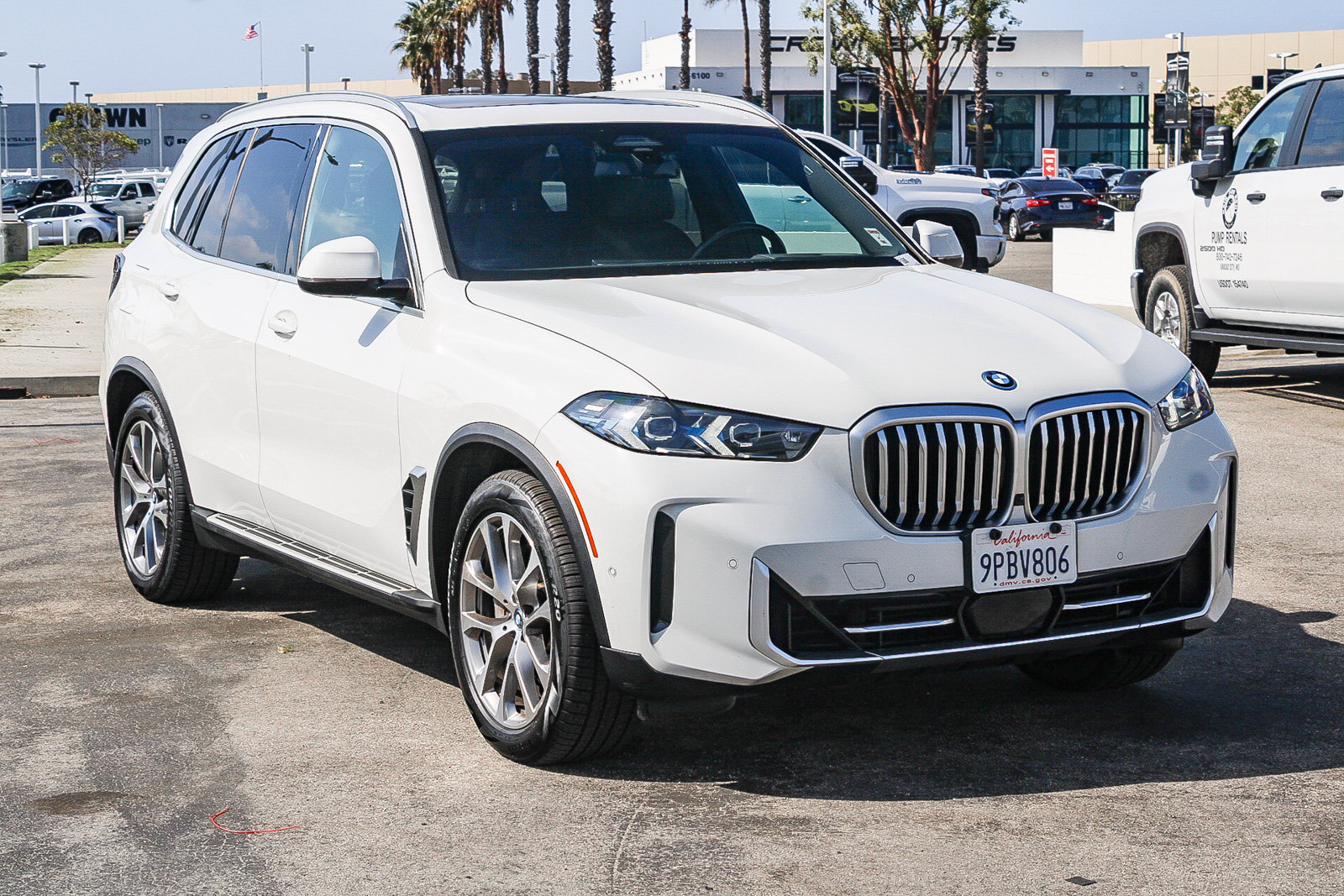 Used 2025 BMW X5 xDrive50e w/ Climate Comfort Package AWD/4WD image 3