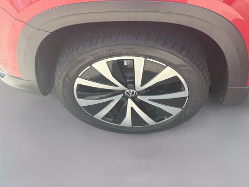 Certified 2023 Volkswagen Taos SE FWD image 36