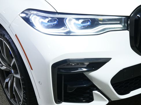 Used 2021 BMW X7 M50i AWD/4WD image 16