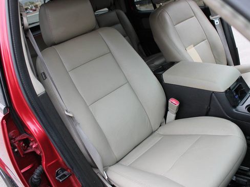 Used 2008 Ford Explorer XLT image 40