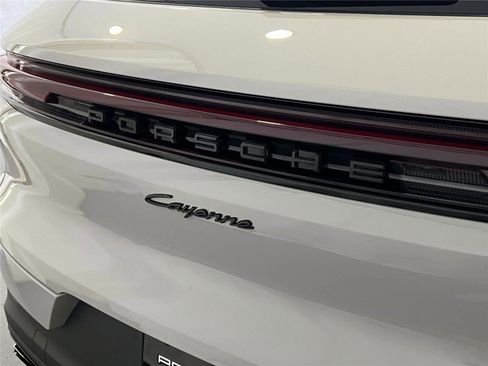 New 2026 Porsche Cayenne E-Hybrid image 25