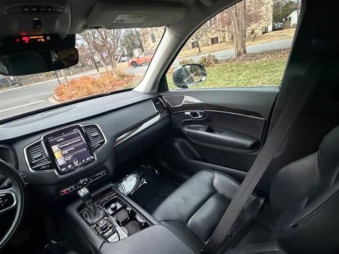 Used 2018 Volvo XC90 T5 Momentum w/ Momentum Plus Package image 22