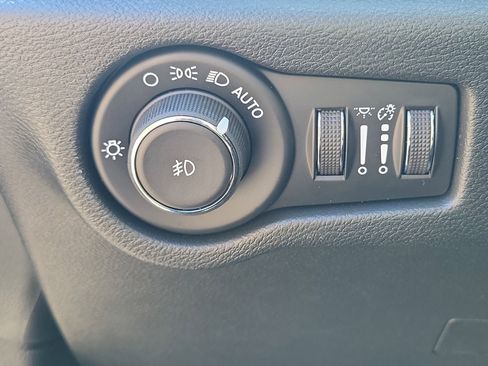 New 2026 Chrysler Pacifica Select image 19