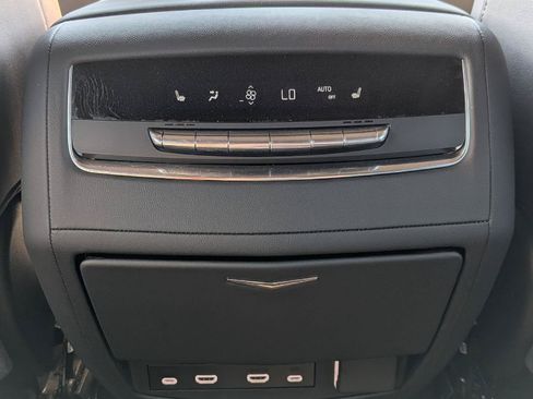 Used 2023 Cadillac Escalade Premium Luxury AWD/4WD image 25