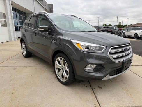 Used 2019 Ford Escape Titanium FWD image 3