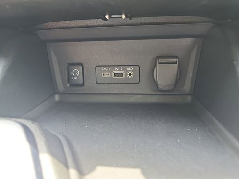 Used 2024 Nissan Sentra SV FWD image 23