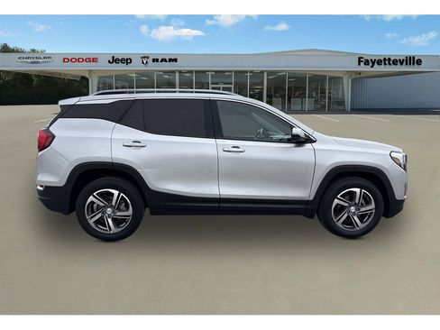 Used 2020 GMC Terrain SLT w/ Preferred Package image 2