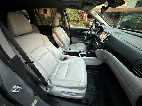 Used 2016 Honda Pilot Touring image 10
