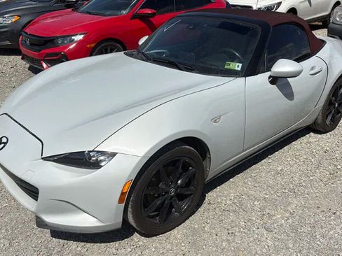 Used 2018 MAZDA MX-5 Miata Grand Touring RWD image 1