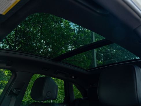 Used 2019 Porsche Macan AWD/4WD image 31
