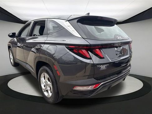 Certified 2023 Hyundai Tucson SE image 9