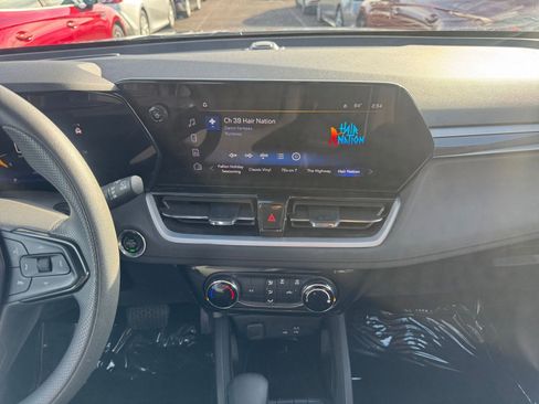 Used 2025 Chevrolet TrailBlazer LT image 18