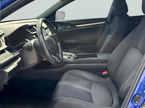 Used 2017 Honda Civic Sport image 9