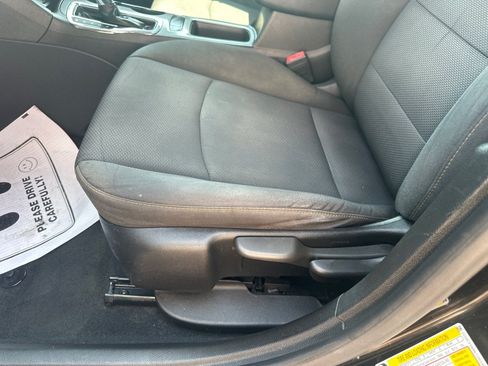 Used 2019 Chevrolet Cruze LS FWD image 12