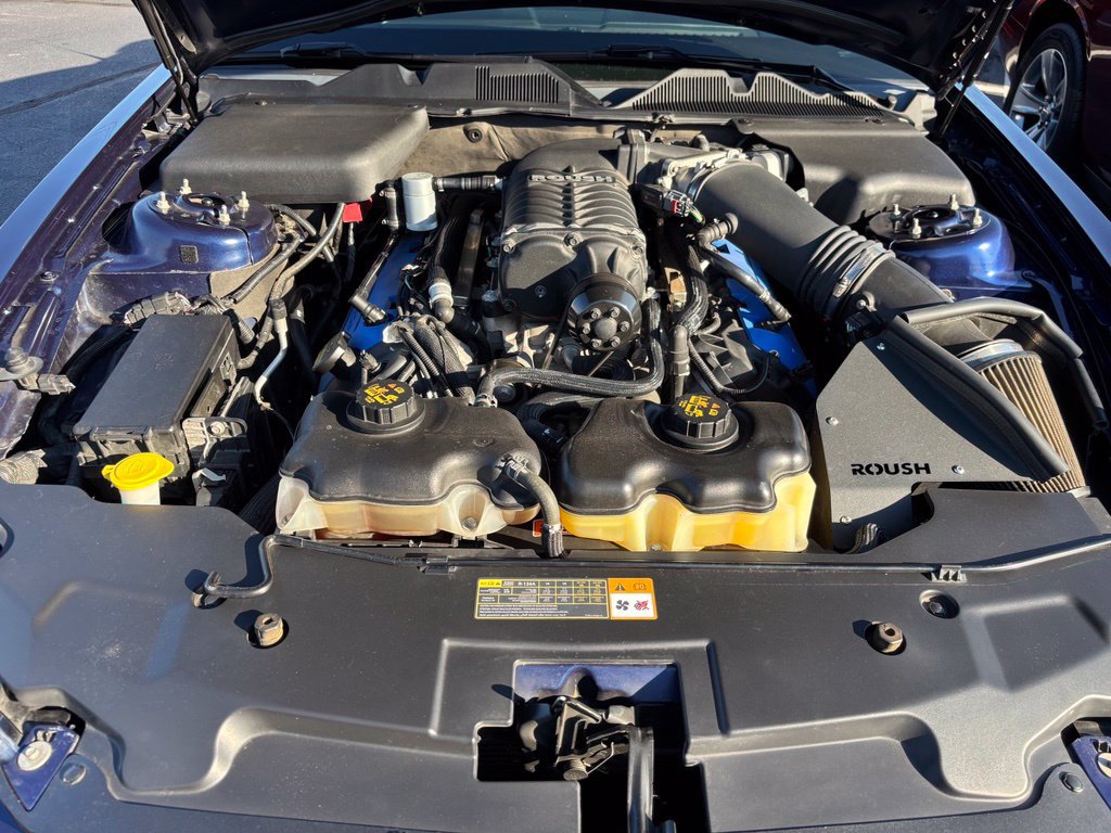 Used 2012 Ford Mustang GT Premium w/ HID Headlamps & Security Pkg RWD image 16