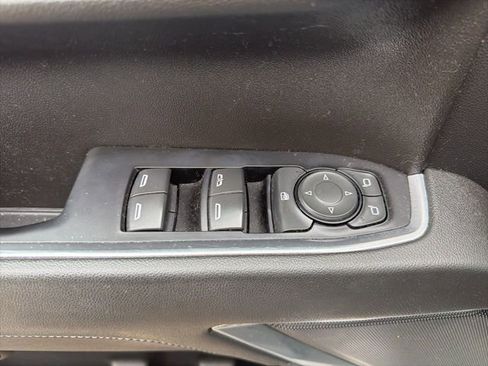 Used 2022 Chevrolet Silverado 1500 LT AWD/4WD image 19