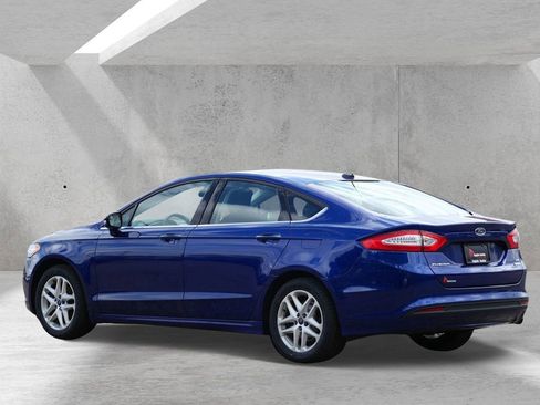 Used 2014 Ford Fusion SE FWD image 4