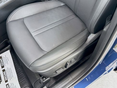 Used 2025 Kia Sorento S w/ Panoramic Sunroof Package FWD image 21