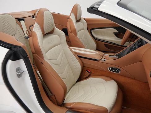 Used 2022 Aston Martin DBS Superleggera Volante RWD image 24
