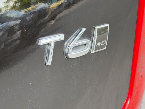 Used 2017 Volvo XC90 T6 Momentum w/ Vision Package image 10