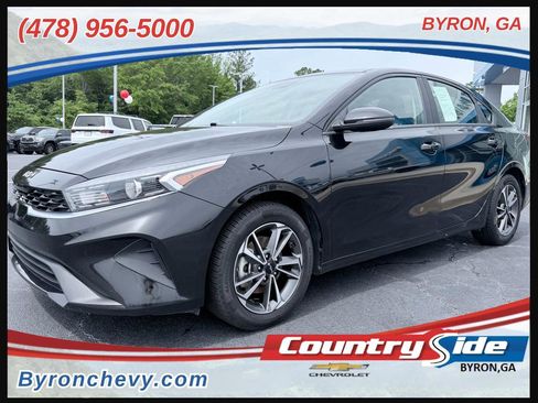 Used 2023 Kia Forte LXS w/ LXS Technology Package FWD image 1