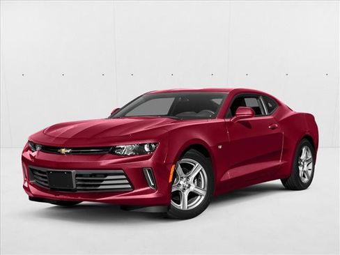 Used 2018 Chevrolet Camaro LT RWD image 1