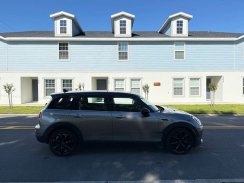 Used 2016 MINI Cooper Clubman FWD image 4