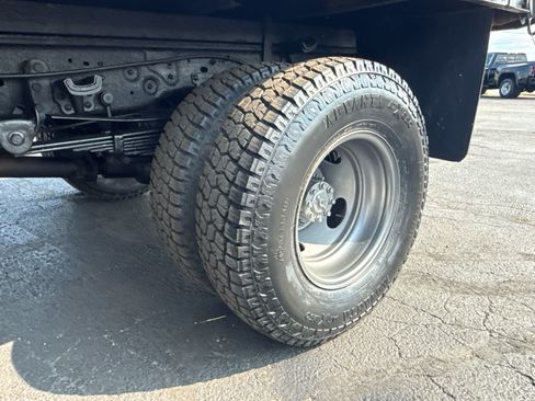 Used 2004 Ford F350 XL AWD/4WD image 32