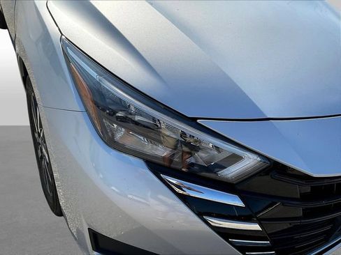 Used 2025 Nissan Versa SV FWD image 30