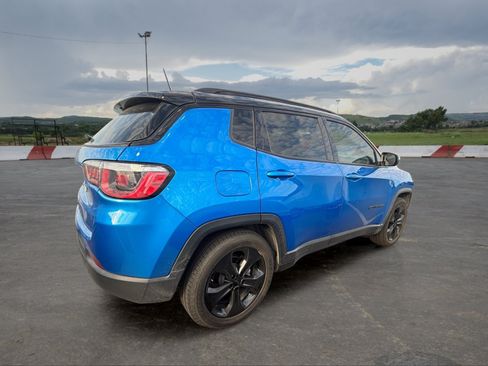 Used 2019 Jeep Compass Latitude FWD image 3