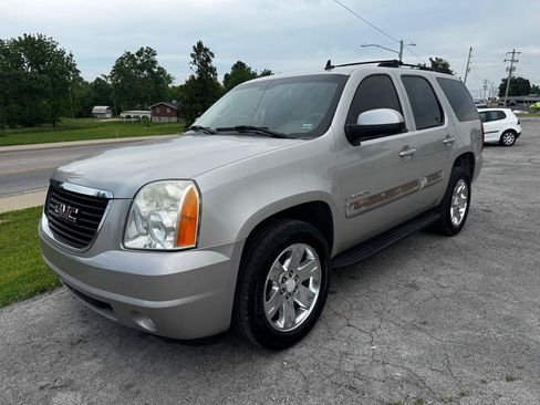 Used 2007 GMC Yukon SLT w/ SLT Preferred Equipment Group AWD/4WD image 3