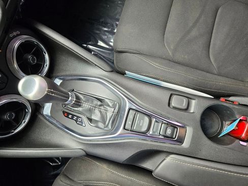 Used 2022 Chevrolet Camaro LT w/ Technology Package image 33