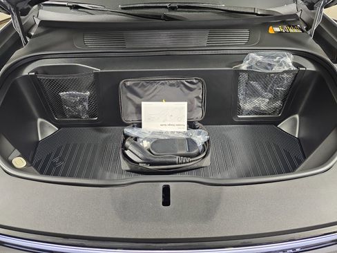 Used 2025 Rivian R1T Adventure AWD/4WD image 14