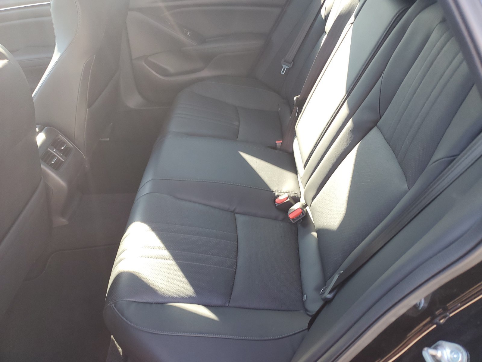 Used 2018 Honda Accord Touring image 13