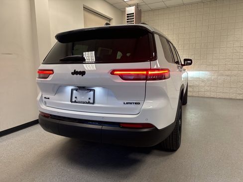 New 2025 Jeep Grand Cherokee L Limited w/ Black Appearance Package image 19