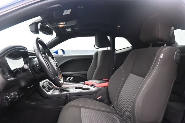 Used 2021 Dodge Challenger SXT w/ Driver Convenience Group RWD image 14