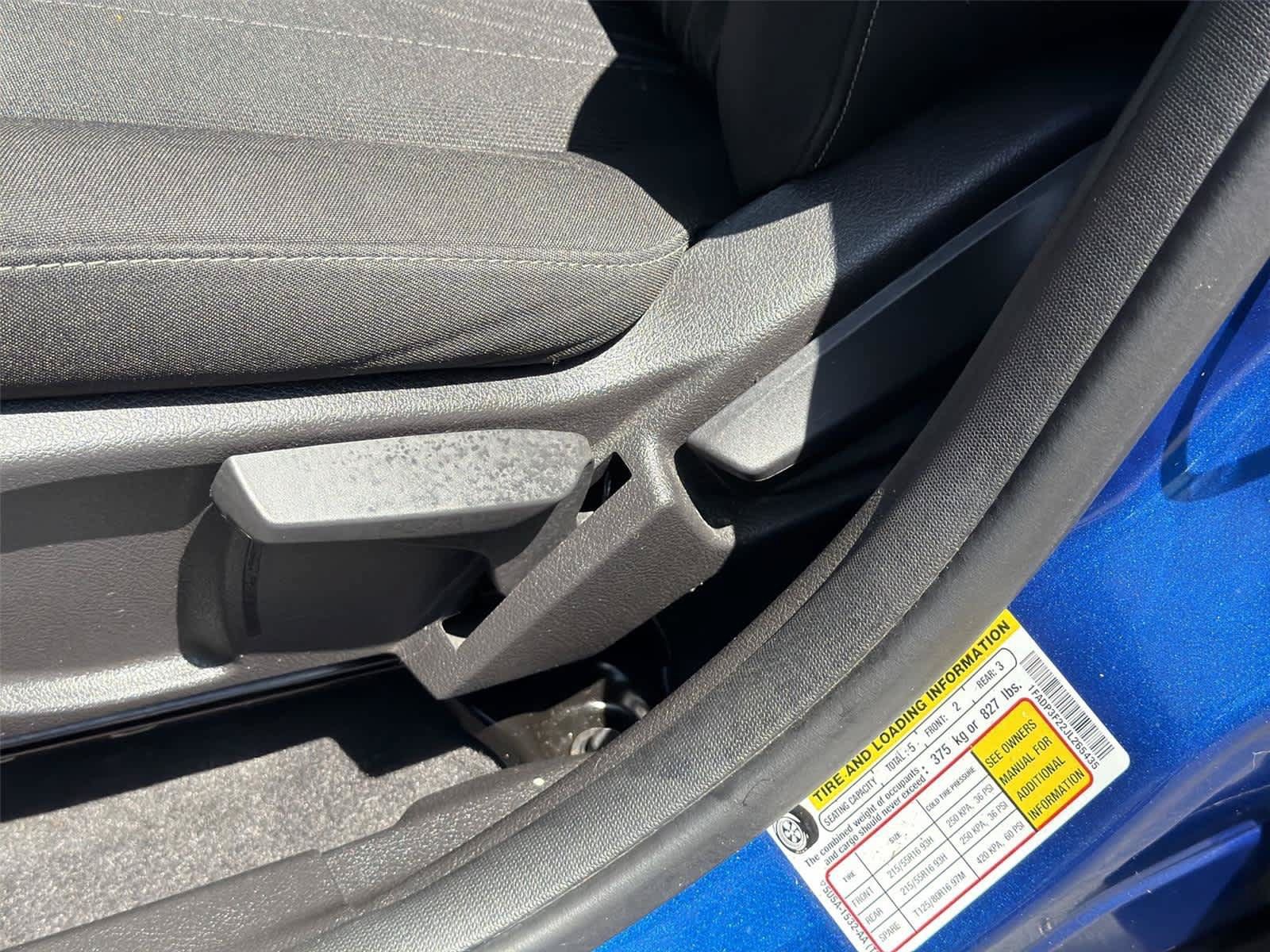 Used 2018 Ford Focus SE w/ SE Appearance Package FWD image 22