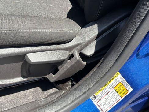 Used 2018 Ford Focus SE w/ SE Appearance Package FWD image 22