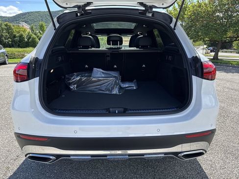 Certified 2025 Mercedes-Benz GLC 300 4MATIC image 12