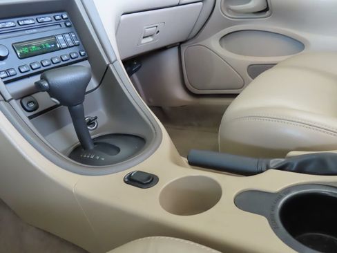 Used 2004 Ford Mustang GT RWD image 12