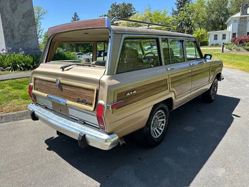 Used 1989 Jeep Grand Wagoneer image 7