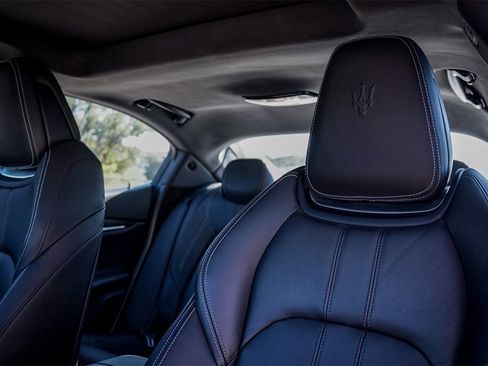 Used 2018 Maserati Ghibli S GranSport image 11