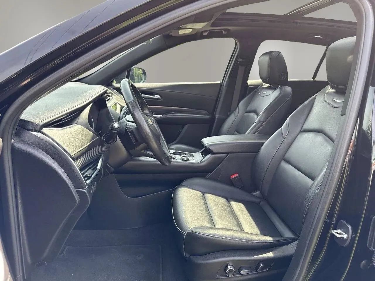 Used 2023 Cadillac XT4 Sport AWD/4WD image 10
