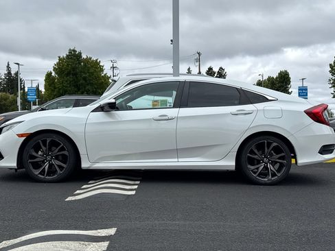 Used 2020 Honda Civic Sport image 2