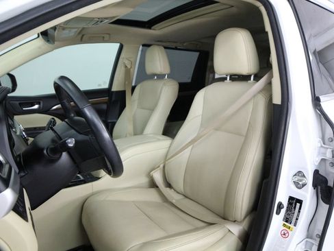 Used 2018 Toyota Highlander Limited FWD image 54