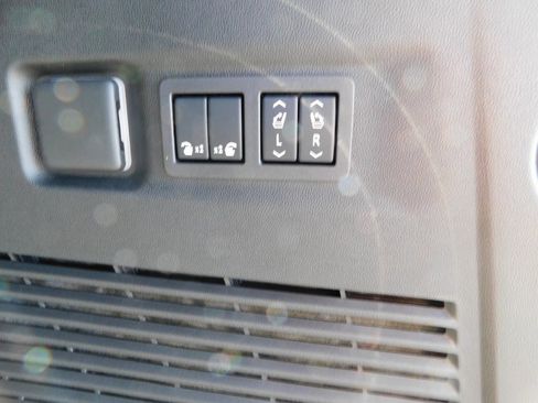 New 2025 Chevrolet Suburban High Country image 27