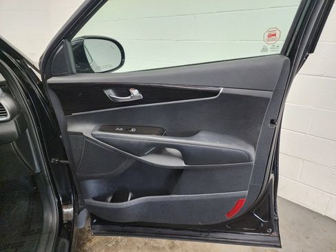 Used 2020 Kia Sorento LX FWD image 32
