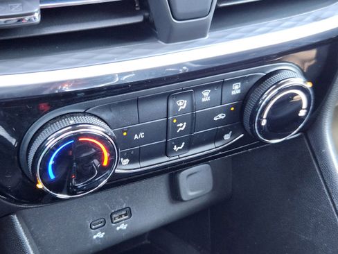 Used 2024 Buick Encore GX Sport Touring w/ Comfort Package image 23