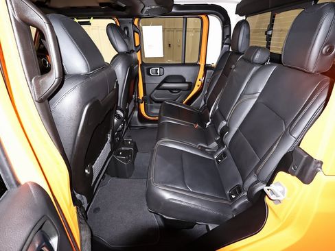 Used 2025 Jeep Gladiator Sport image 15