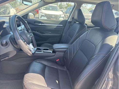 Used 2023 Nissan Altima 2.5 SR w/ SR Premium Package image 12